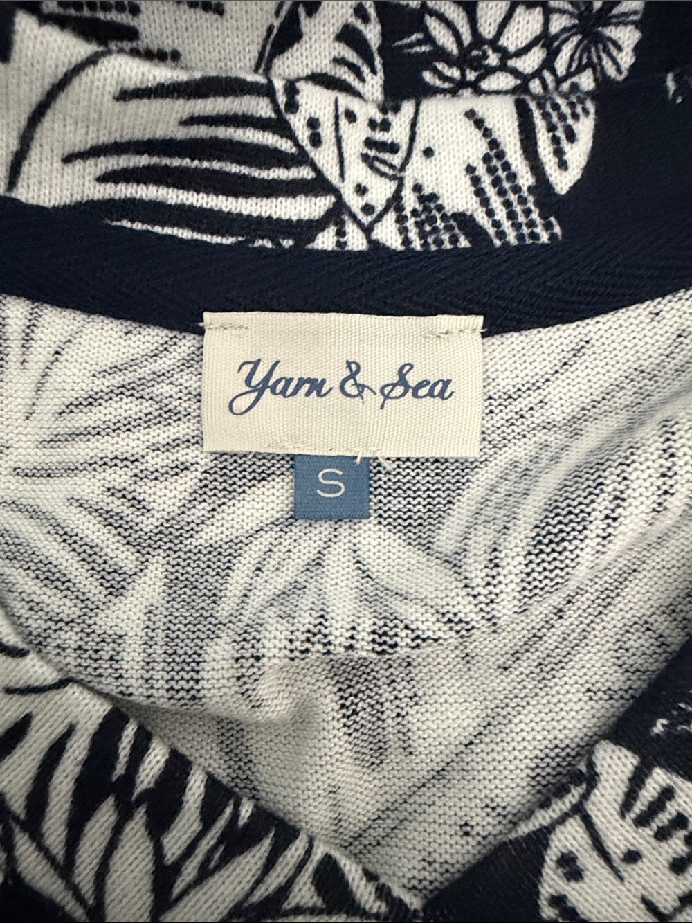 Navy & White Tropical V-Neck Tunic - Picture 5 of 5